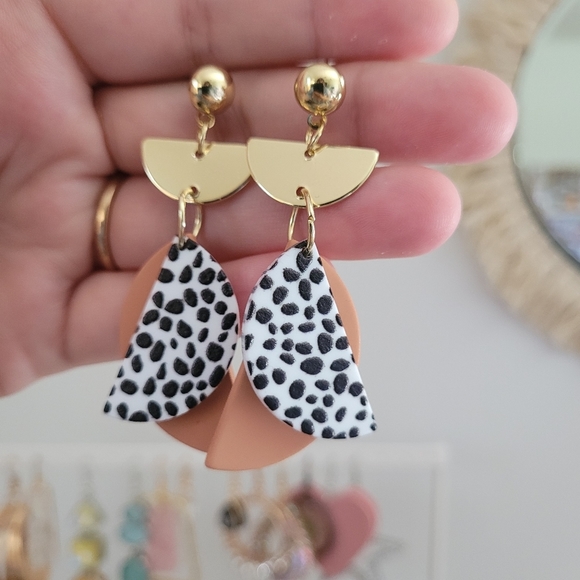 Jewelry - Dangle Earrings